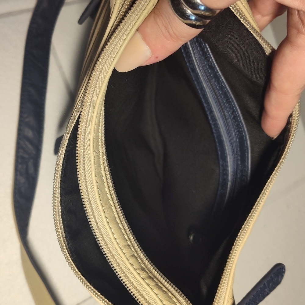 Stone & CO Two-Tone Beige and Blue Crossbody Bag - Picture 4 of 4